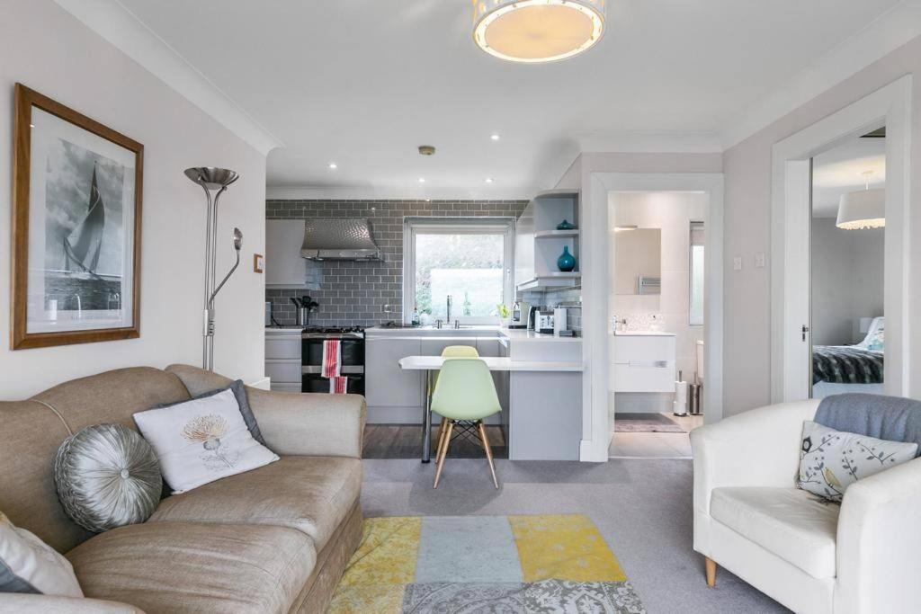 Skippingstone Beach Loft With Amazing Sea Views 班戈北爱尔兰 外观 照片
